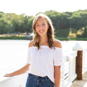 Meet your Posher, Elizabeth